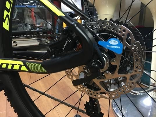 通勤からレースまで scott scale 745 スコット スケール