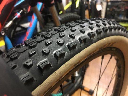 MAXXIS＊IKON マキシス アイコン 29×2.20 スキンウォール - スポーツ