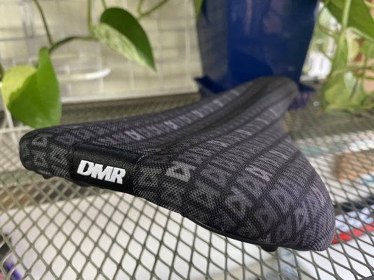 DMR＊OiOi サドル 25 YEAR Saddle - スポーツサイクル専門店 ＊『 X