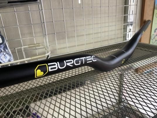 BURGTEC＊アロイ ハンドルバー 38mmRISE JOSH BRYCELAND シグネチャー モデル - スポーツサイクル専門店 ＊『  X-TREMER 』エクストリーマー＊