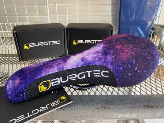 BURGTEC＊バーグテック Cloud Boost Saddle - スポーツサイクル専門店 ＊『 X-TREMER 』エクストリーマー＊