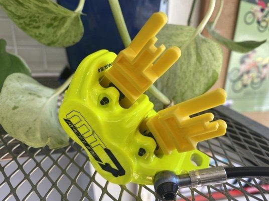 未使用 MAGURA MT7 RACELINE 前後セットマグラ レースライン MAGURA＊マグラ MT7 Raceline HC（限定/特別カラー）前後セット