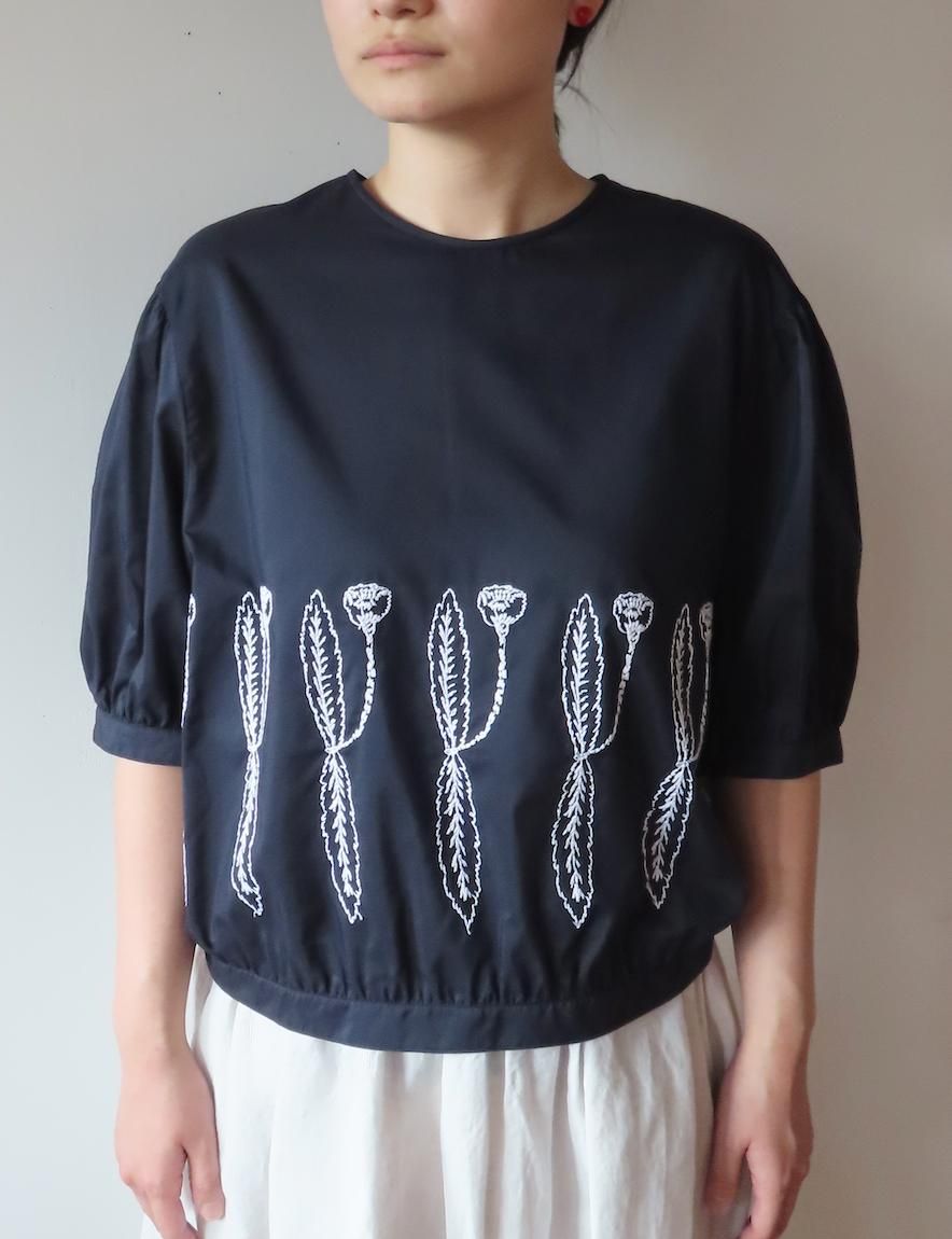 大割引 送料込】 mina トップス développé ブラウス (navy)38 pelhonen トップス