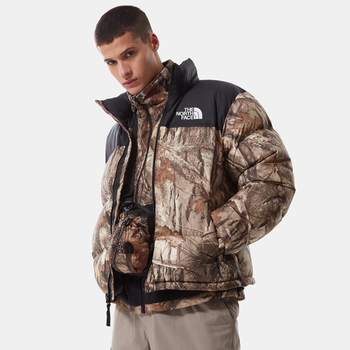 海外限定☆THE NORTH FACE 1996 RETRO NUPTSE JACKET KELP TAN FOREST FLOOR PRINT  LEAF CAMO ノースフェイス レトロ ヌプシジャケット 枯葉柄 メンズ ダウンジャケット リーフカモ 迷彩 カモフラ )