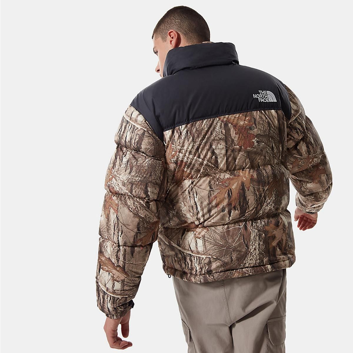 海外限定☆THE NORTH FACE 1996 RETRO NUPTSE JACKET KELP TAN FOREST FLOOR PRINT  LEAF CAMO ノースフェイス レトロ ヌプシジャケット 枯葉柄 メンズ ダウンジャケット リーフカモ 迷彩 カモフラ )