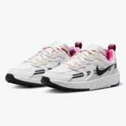 <img class='new_mark_img1' src='https://img.shop-pro.jp/img/new/icons5.gif' style='border:none;display:inline;margin:0px;padding:0px;width:auto;' />FUTURA x NIKE JAM TRAIN WHITE-BLACK-PHOTON DUST ( ե塼 x ʥ  ȥ쥤 ۥ磻/֥å եȥ )