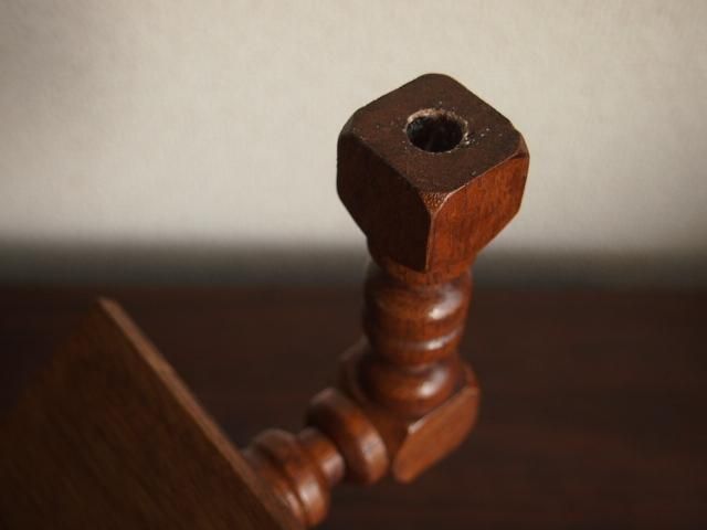 キャンドルスタンド付き木製書見台 - アンティーク食器と雑貨の キャンドルスタンド付き木製書見台 - アンティーク食器と雑貨の