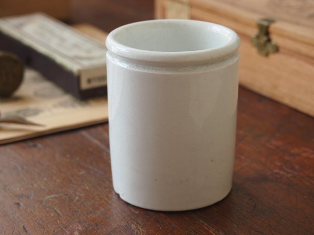 薬品用の小さな陶器ポット大   アンティーク食器と雑貨のお店