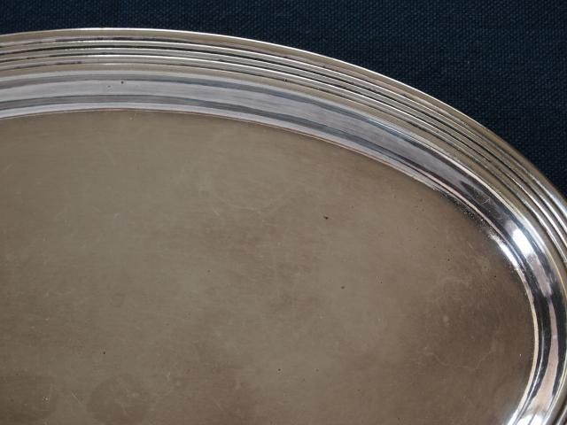 線レリーフ縁の小振りな楕円シルバートレイ - アンティーク食器
