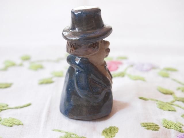 煙出し人形 パイプおじさん 香炉アンティーク陶器製 老人の置物 木の切り株