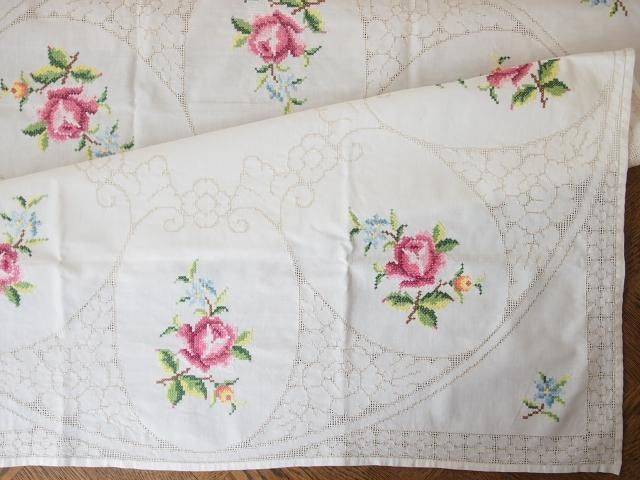Newஐ⋆*アンティーク・お花沢山の刺繍クロス♡