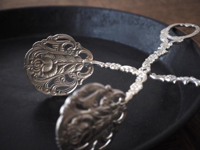 【専用】ドイツ製アンティークシルバープレート デザートトング 薔薇模様2個セット シルバープレートデザートトング | THE PENNY WISE Antique ザ