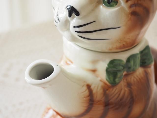 茶トラ猫のポット - アンティーク食器と雑貨のお店 lincs 茶トラ猫のポット - アンティーク食器と雑貨のお店 lincs