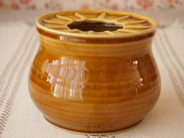 キャラメル色の陶器ポットウォーマー - アンティーク食器と雑貨