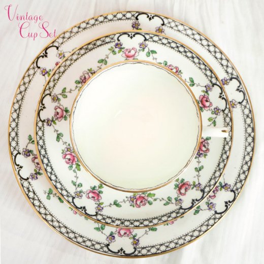 イギリス TUSCAN CHINA アンティーク ティーカップトリオ【BONE CHINA】- 輸入食器