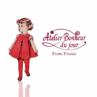 フランス輸入ボタン アトリエ・ボヌール・ドゥ・ジュール【赤い服の女の子】