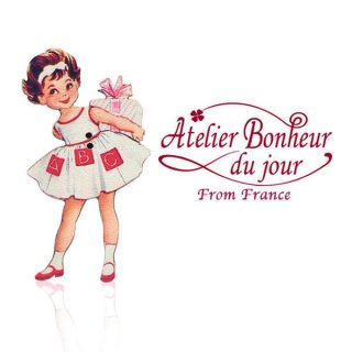 フランス輸入ボタン アトリエ・ボヌール・ドゥ・ジュール【プレゼントを持った女の子】
