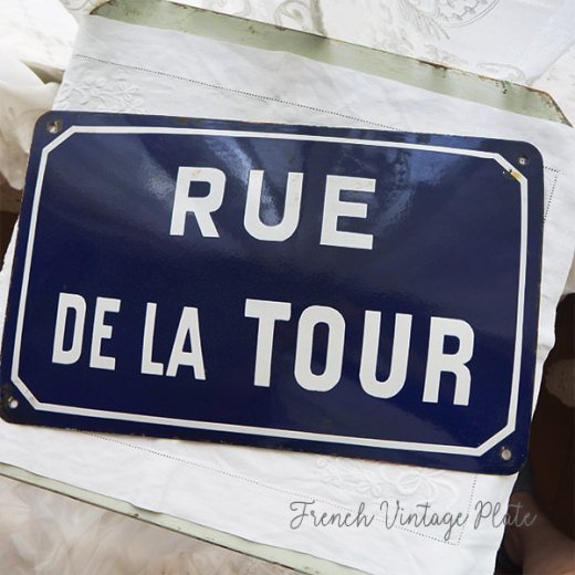 【送料無料】フランス蚤の市より アンティーク パリ 道路看板 ホーロー プレート【Rue de la tour】