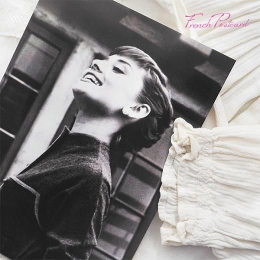 フレンチ ポストカード オードリー・ヘップバーン スマイル（Smile）