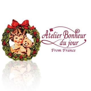  フランス輸入ボタン アトリエ・ボヌール・ドゥ・ジュール【クリスマス・クリスマスリースとベアを抱いた女の子】