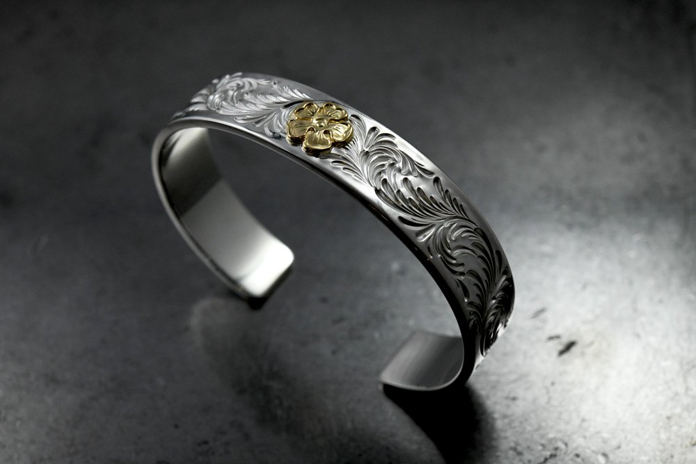 Arabesque design bracelet / k18 flower