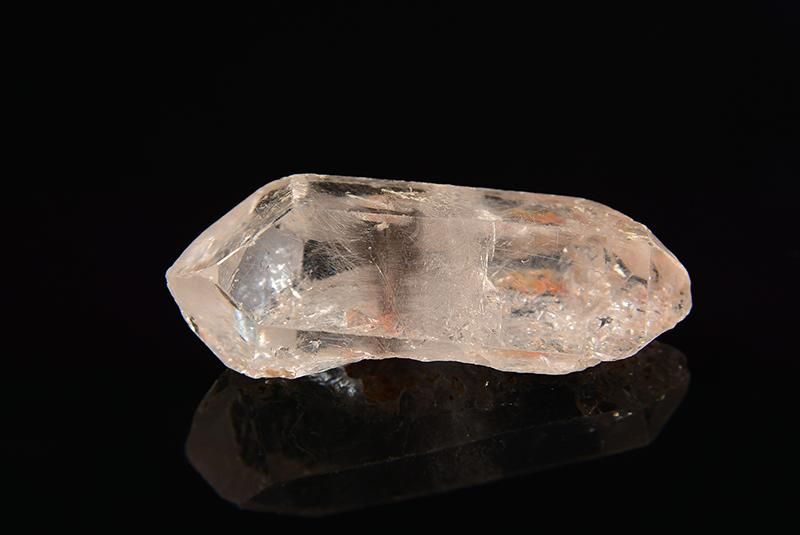 ルチルクォーツ原石 約50ミリ×約23ミリ円柱型 ルチルクォーツ原石 約50ミリ×約23ミリ円柱型 ルチルクォーツ原石 約