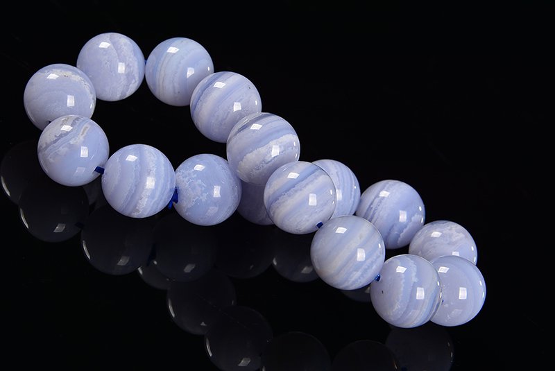 ★淡い水色に美しい縞模様★ブルーレースアゲートブレスレット約13mm-46 - 天然石の卸販売|天然石直送市場