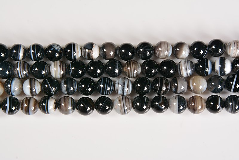 サードオニキス丸玉ビーズAA8mm（黒） - 天然石の卸販売|天然石直送市場