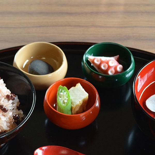 赤と黒の漆器食器セット