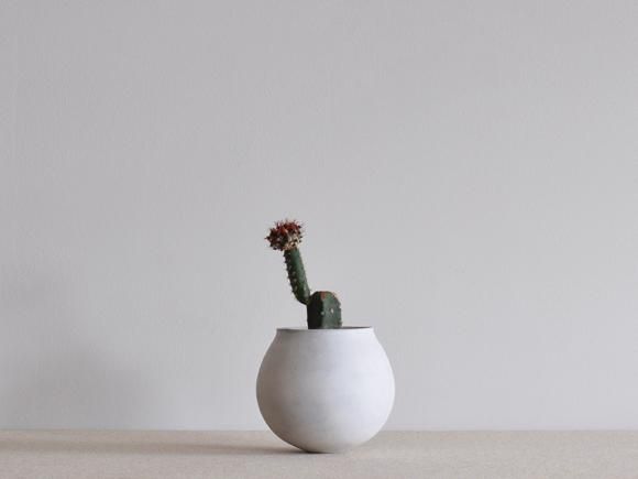 安齋賢太　花器 一輪挿し 黒 安齋賢太 花器 一輪挿し （Planter 002 (緋牡丹錦) - Kenta