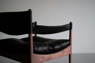 MODUS easy (walnut x BK leather) - Kristian Vedel