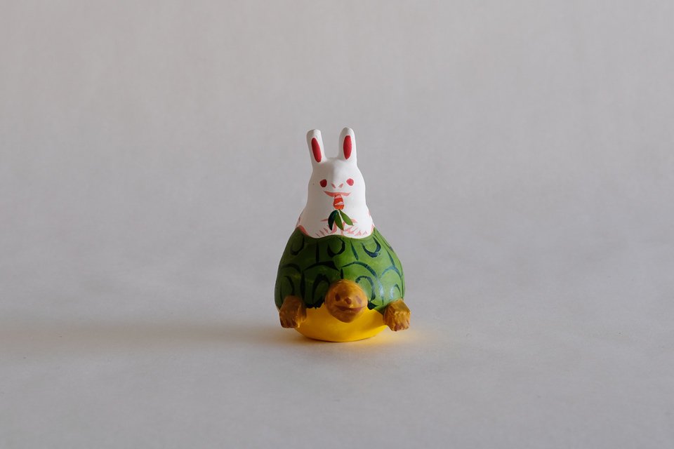 琉球張り子 亀乗りウサギ ニンジン 食 緑 玩具ロードワークス 豊永 盛人 Cargo Web Shop