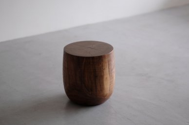 <img class='new_mark_img1' src='https://img.shop-pro.jp/img/new/icons47.gif' style='border:none;display:inline;margin:0px;padding:0px;width:auto;' />Wooden Stool (walnut) 042 - Circle FactoryGeorge Peterson