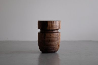 <img class='new_mark_img1' src='https://img.shop-pro.jp/img/new/icons47.gif' style='border:none;display:inline;margin:0px;padding:0px;width:auto;' />Wooden Stool (walnut) 043 - Circle FactoryGeorge Peterson
