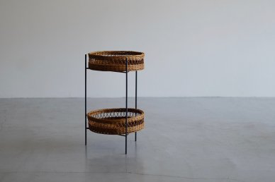 Basket (brown)＋Iron stand - Mark manna furniture service