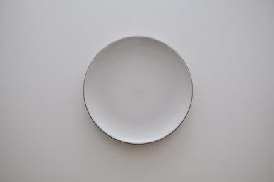 <img class='new_mark_img1' src='https://img.shop-pro.jp/img/new/icons8.gif' style='border:none;display:inline;margin:0px;padding:0px;width:auto;' />Dinner Plate (Opaque White) - Heath Ceramics