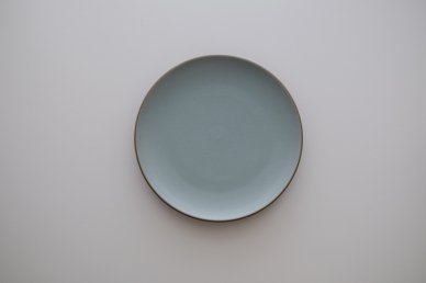 <img class='new_mark_img1' src='https://img.shop-pro.jp/img/new/icons8.gif' style='border:none;display:inline;margin:0px;padding:0px;width:auto;' />Dinner Plate (Aqua/Chocolate Brown) - Heath Ceramics