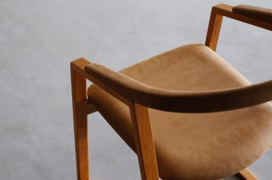 C chair (black cherry x leather/camel) - Makoto Koizumi