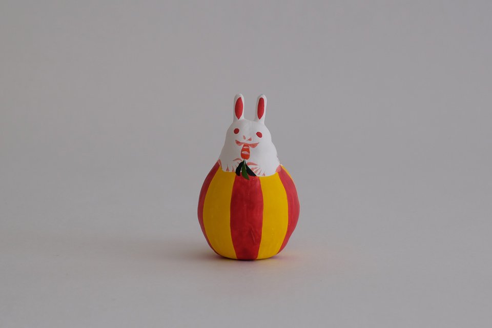 琉球張り子 玉乗りウサギ ニンジン 食 赤 豊永 盛人 玩具ロードワークス Cargo Web Shop
