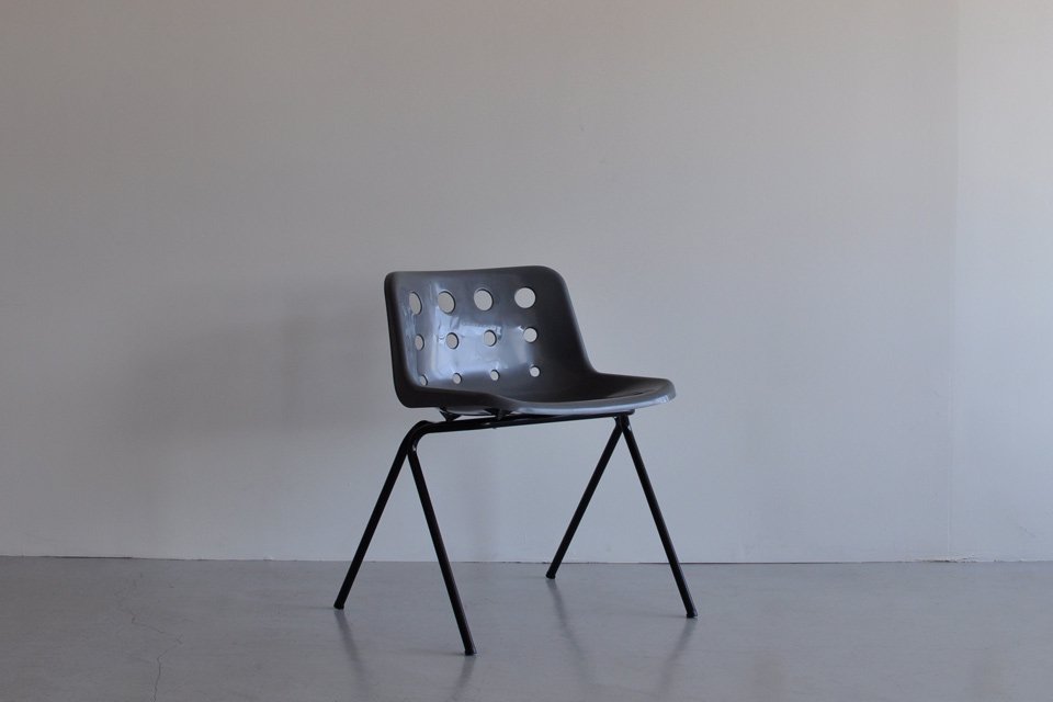 Polo Chair (gray) - Robin Day - CARGO web shop