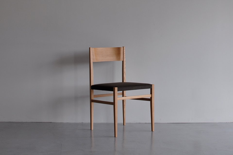 Menu Side Chair (oak x d.brown) - Hiroshi Akutsu - CARGO web shop