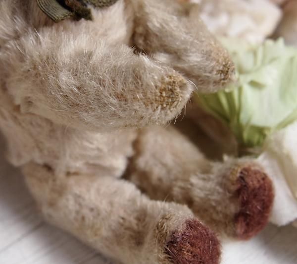 ベージュJPMクマちゃん＊茶耳＊カーキリボン＊18cm - BLEU