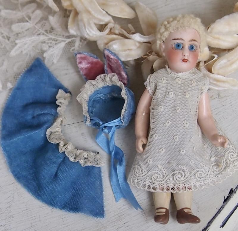 うさ耳ケープの似合う女の子＊ヴィンテージ - BLEU CURACAO FRANCE