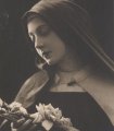 Carte postale ancienne＊薔薇と十字架を持つ女性