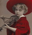 Carte postale ancienne＊ヴァイオリンを奏でる赤い衣装の少年