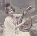 Carte postale ancienne＊竪琴を奏でる美しい女性