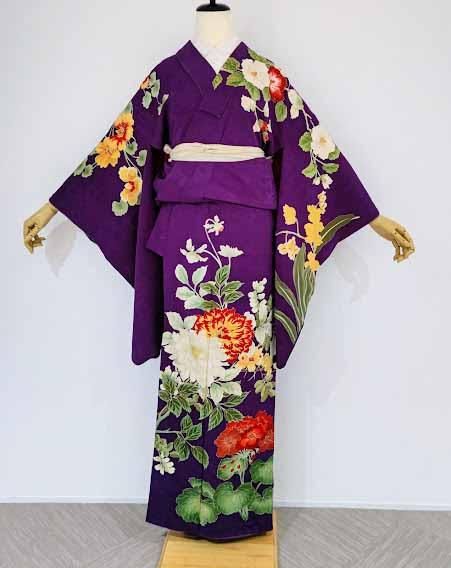 アンティーク・紫地華やかな洋花づくし刺繍入り訪問着 - はきもの 