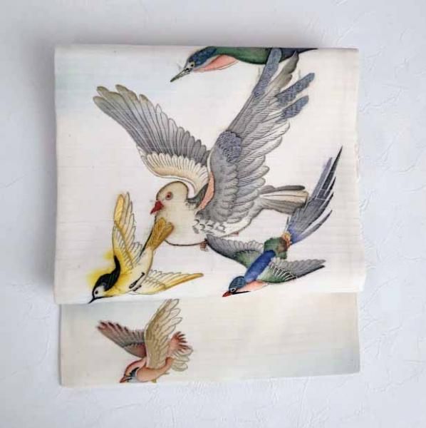 アンティークお仕立品・オフシロ地鳩やツバメ鳥たちの絽刺繍入り
