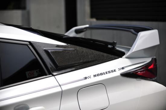 NOBLESSE 50プリウス用リアサイドガーニッシュカーボン　未使用 50系 プリウス カーボンリアサイドガーニッシュ 塗装済品