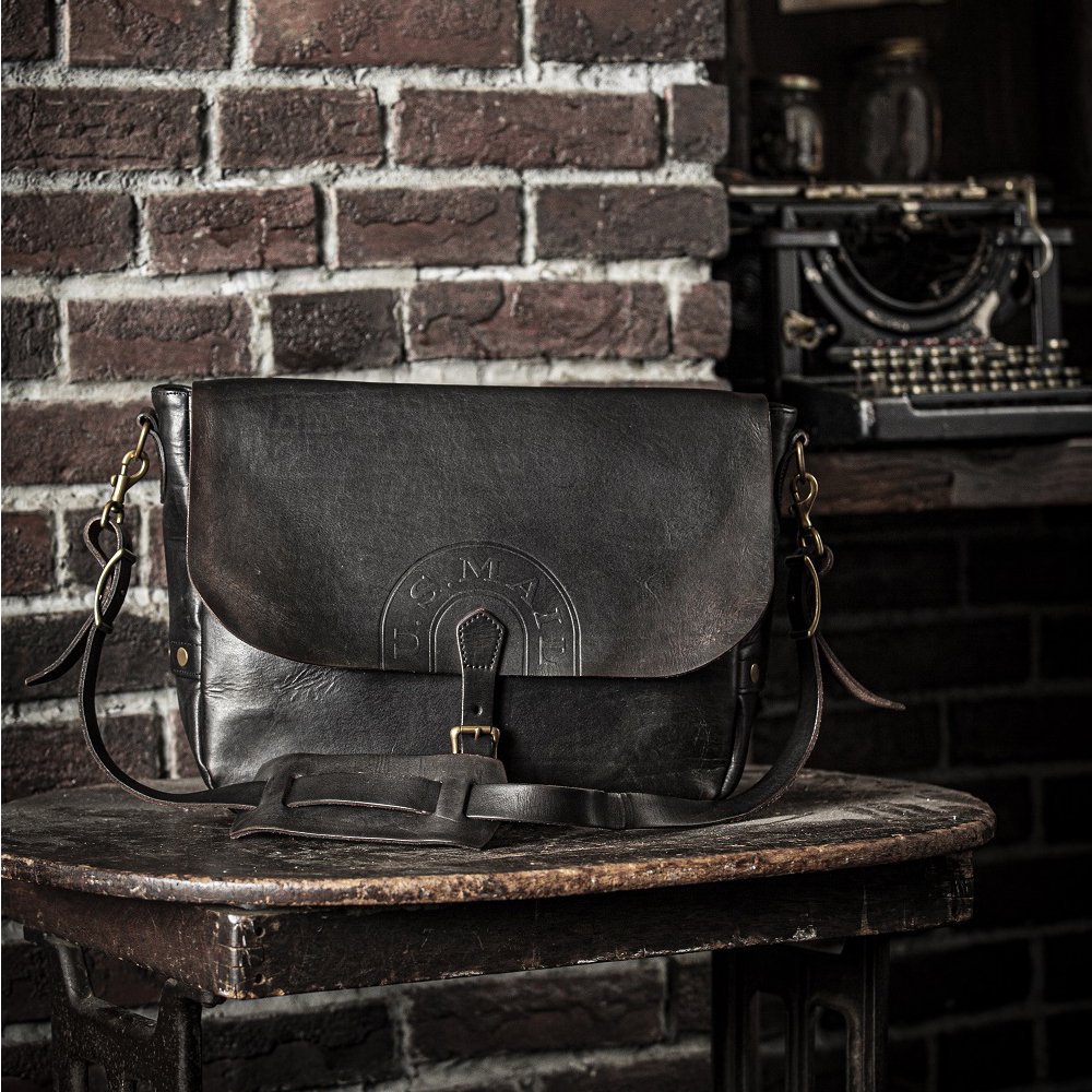 LEATHER POSTMAN SHOULDER BAG -LARGE（USMAIL) - VASCO ONLINE STORE